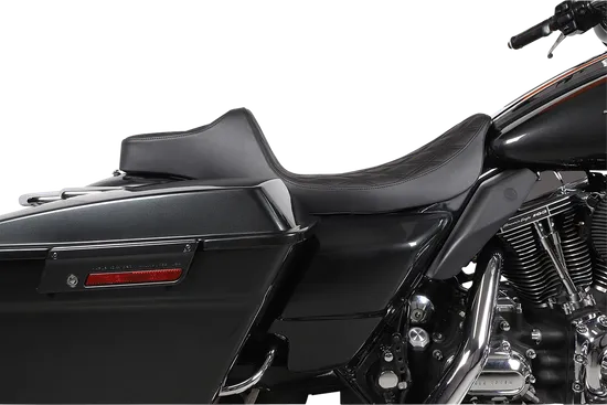 DS Black Vinyl Extended Reach Diamond Predator III Seat