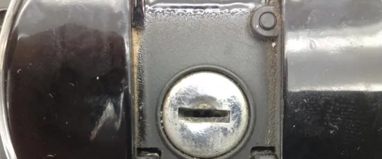 Lockset Ignition Trunk Tank Gas Cap Key 2007 Suzuki GSXR600 1182