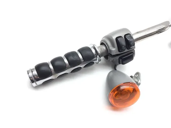 Handle Bars With Switches Harley-Davidson Rocker 2008 1383 x 2