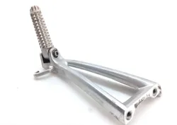 Left Rear Back Passenger Peg Bracket Side 2003 Yamaha YZF R6 1399A