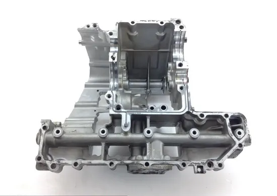 Upper Lower Center Cases Case 1998 Suzuki GSXR750 1407