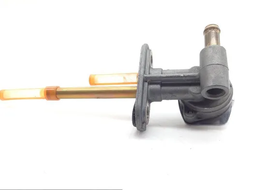 Gas Fuel Tank Petcock 1997 Kawasaki Vulcan 1500 VN1500D Classic 1518