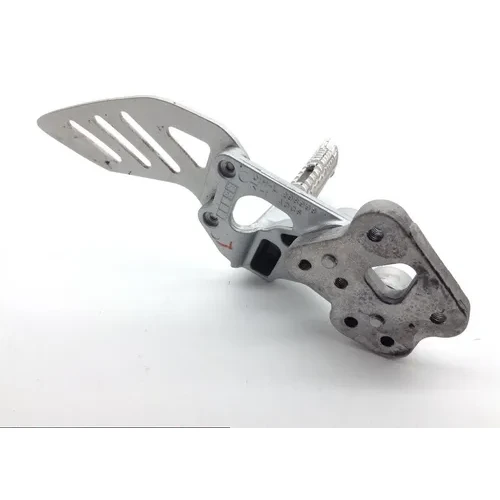 Left Side Rearset Bracket 2006 Suzuki GSXR750 1568 8