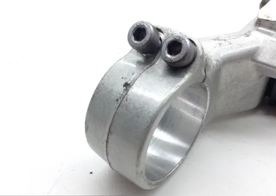 Lower Triple Tree Bottom Fork Clamp Shaft 2004 Yamaha YZF R1 1610A