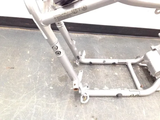 Main Frame Chassis CLN Ready To Go 2004 Harley-Davidson V-Rod VRSCB 1586