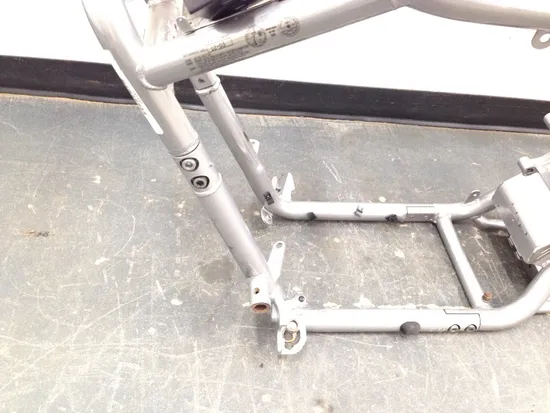 Main Frame Chassis CLN Ready To Go 2004 Harley-Davidson V-Rod VRSCB 1586