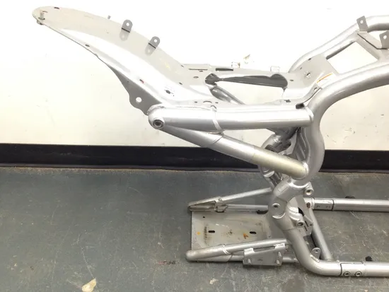 Main Frame Chassis CLN Ready To Go 2004 Harley-Davidson V-Rod VRSCB 1586