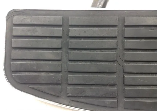 Right Driver Floorboard 1985 Harley-Davidson Tour Glide Classic FLTC 1595 x