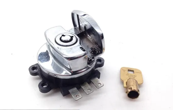Ignition Key Switch 2002 Harley-Davidson Heritage Softail Classic FLSTC 1683