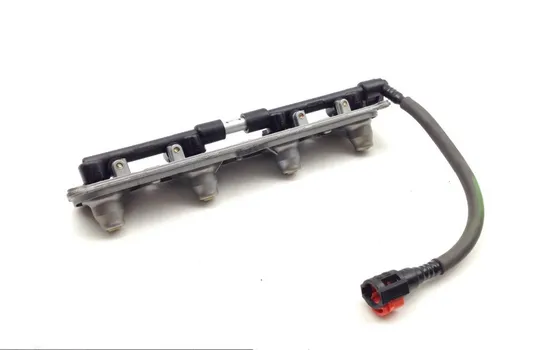 Engine Fuel Priming Rail 2005 Kawasaki Ninja ZX6R ZX636C 1679