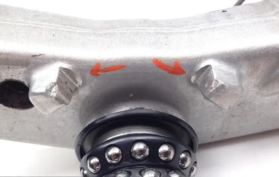 Lower Triple Tree Bottom Fork Clamp Shaft 2007 Triumph Daytona 675 1646 x