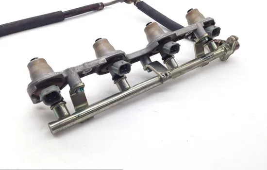 CBR 600RR Engine Fuel Priming Rail from 2005 Honda 1654A