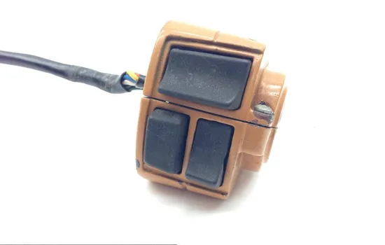 Left Headlight Bar Switch 1987 Harley-Davidson Softail Custom FXSTC 1636 x