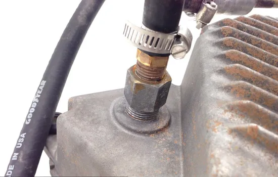 Engine Oil Tank W Lines 2000 Polaris Magnum 500 4X4 1717