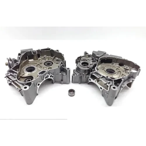 Engine Left Right Center Cases 2003 Suzuki Vstrom 1000 DL1000 1761 3