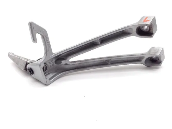 Left Rear Back Passenger Peg Bracket Side 2008 Suzuki GSXR600 1880 x