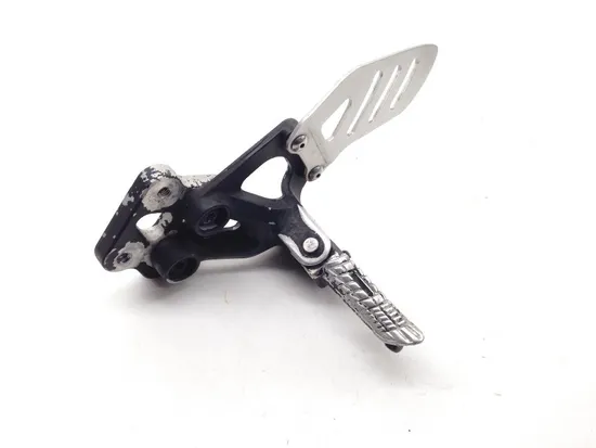 Left Side Rearset Bracket 2007 Suzuki GSXR750 1928 x