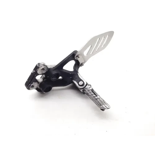Left Side Rearset Bracket 2007 Suzuki GSXR750 1928 x 3
