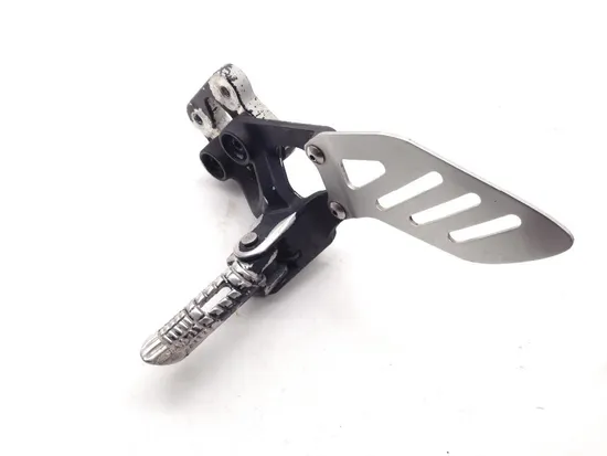 Left Side Rearset Bracket 2007 Suzuki GSXR750 1928 x