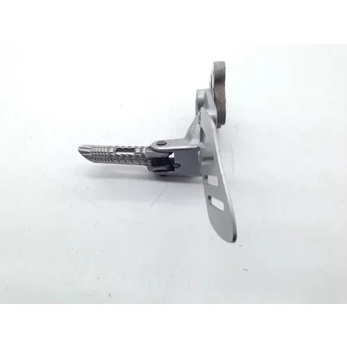 Left Side Rearset Bracket 2007 Suzuki GSXR600 1933 x 7