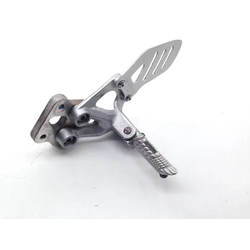 Left Side Rearset Bracket 2007 Suzuki GSXR600 1933 x 3
