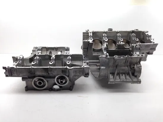 Upper Lower Center Cases Case 2000 Yamaha YZF R1 1950A