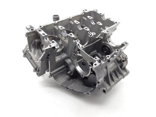 Upper Lower Center Cases Case 2000 Yamaha YZF R1 1950A