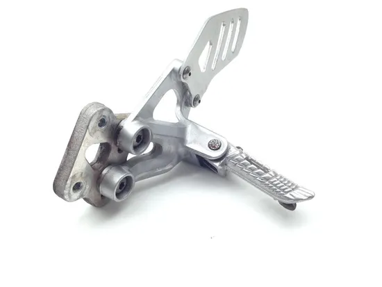 Left Side Rearset Bracket 2007 Suzuki GSXR600 2057 x