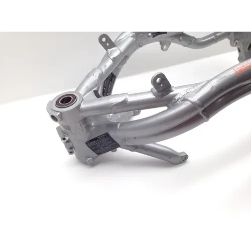 Main Frame Chassis 2001 Triumph Daytona 955i 1661A 13
