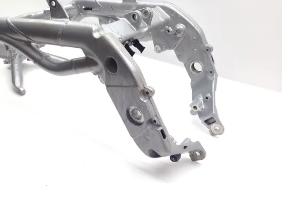 Main Frame Chassis 2001 Triumph Daytona 955i 1661A