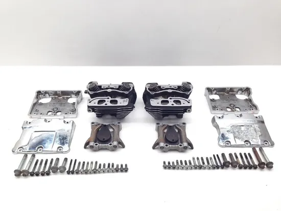 Front Rear Cylinder Head Set 2002 Harley Electra Glide Classic EFI FLHTCI 2076 x