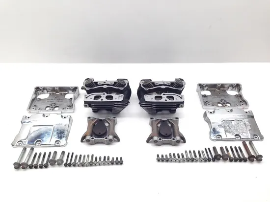 Front Rear Cylinder Head Set 2002 Harley Electra Glide Classic EFI FLHTCI 2076 x