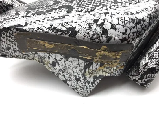 Left Side Cover 2008 Suzuki Boulevard M109R 2152 x