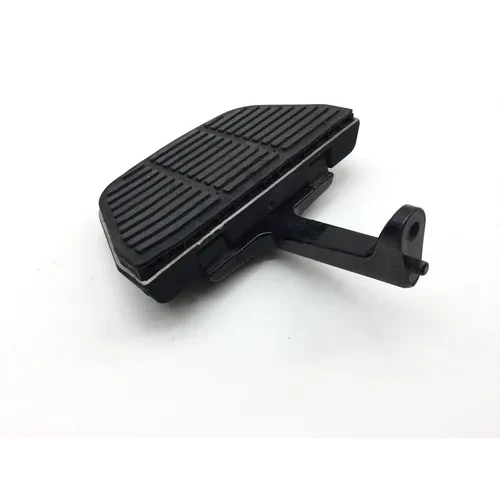 Right Passenger Floorboard 2004 Harley-Davidson Electra Glide FLHT 2177 5