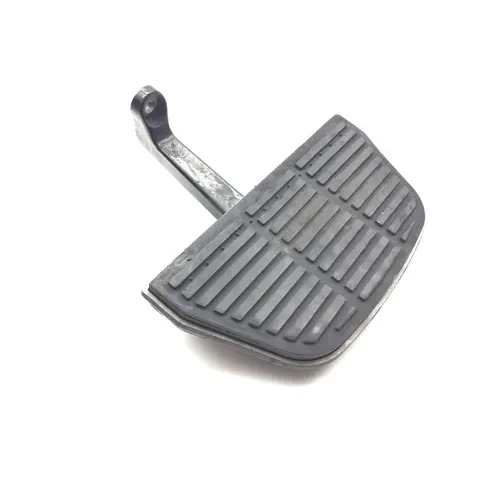 Right Passenger Floorboard 2004 Harley-Davidson Electra Glide FLHT 2177 3
