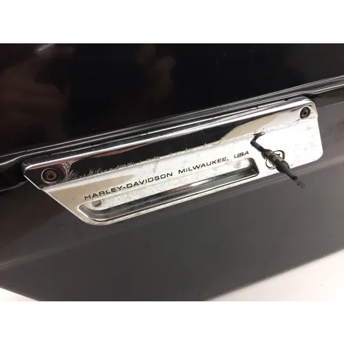 Left Saddlebag 2004 Harley-Davidson Electra Glide FLHT 2177 x 11