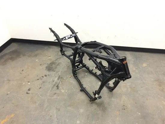 Main Frame Chassis 2002 Kawasaki Vulcan 1500 VN1500P Mean Streak 2189