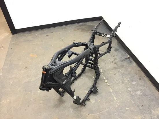 Main Frame Chassis 2002 Kawasaki Vulcan 1500 VN1500P Mean Streak 2189