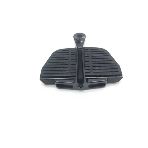 Right Passenger Floorboard 2004 Harley-Davidson Road King EFI FLHRI 2111 7