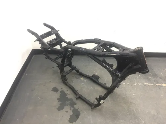 Main Frame Chassis 2002 Kawasaki Vulcan 1500 VN1500L Nomad FI 2281