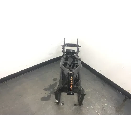 Main Frame Chassis 2002 Kawasaki Vulcan 1500 VN1500L Nomad FI 2281 3