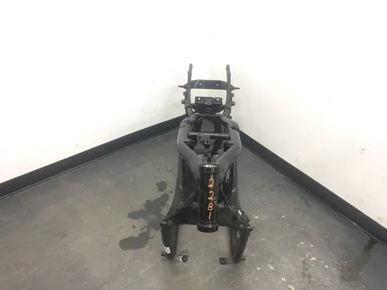 Main Frame Chassis 2002 Kawasaki Vulcan 1500 VN1500L Nomad FI 2281