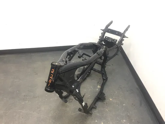 Main Frame Chassis 2002 Kawasaki Vulcan 1500 VN1500L Nomad FI 2281