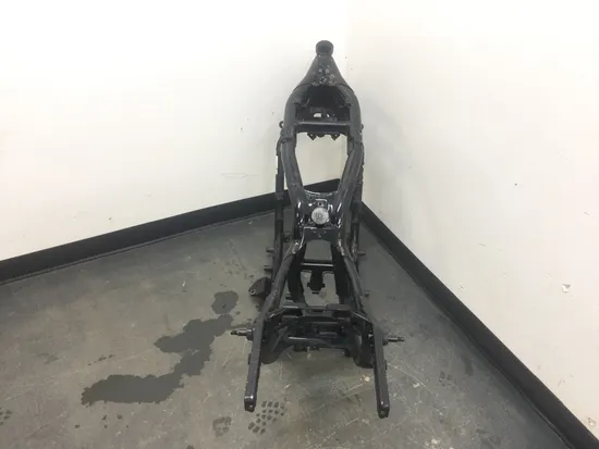 Main Frame Chassis 2002 Kawasaki Vulcan 1500 VN1500L Nomad FI 2281