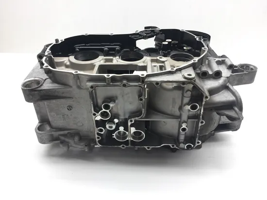 Upper Lower Center Cases Case 2006 Suzuki Boulevard M109R 2292A x