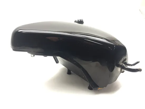 Engine Oil Tank 2001 Harley-Davidson Sportster 883 XLH883 2316 x