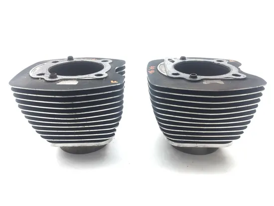 Front Rear Cylinder Jugs w Pistons 04 Harley Heritage Softail EFI FLSTCI 2327 x