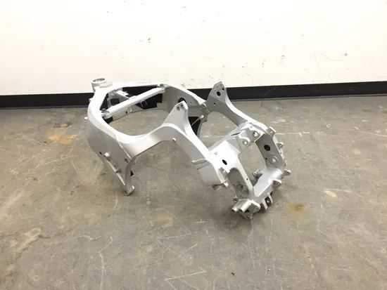 Main Frame Chassis CLN Ready To Go 2004 Yamaha FJR1300 2335A