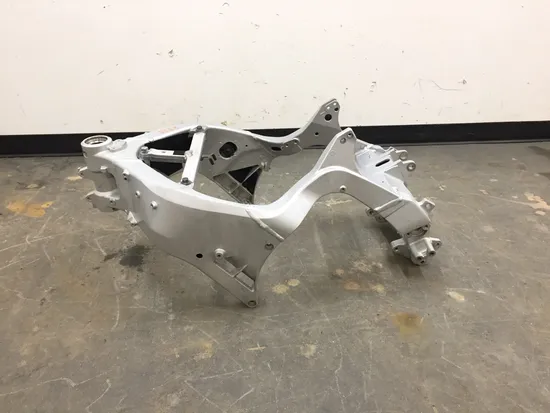 Main Frame Chassis CLN Ready To Go 2004 Yamaha FJR1300 2335A