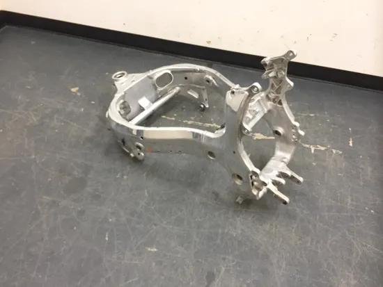 Main Frame Chassis CLN Ready To Go 2000 Suzuki Hayabusa GSX1300R 2367 x